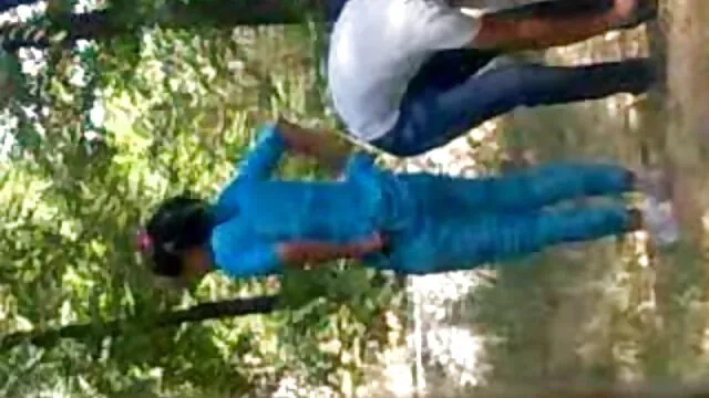 Gf एक शो में इंग्लिश सेक्सी वीडियो एचडी फुल मूवी डाल रहा है
