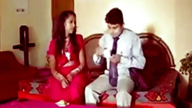 टीन ट्रबल से फुल सेक्सी इंडियन मूवी बाहर निकलने की कोशिश
