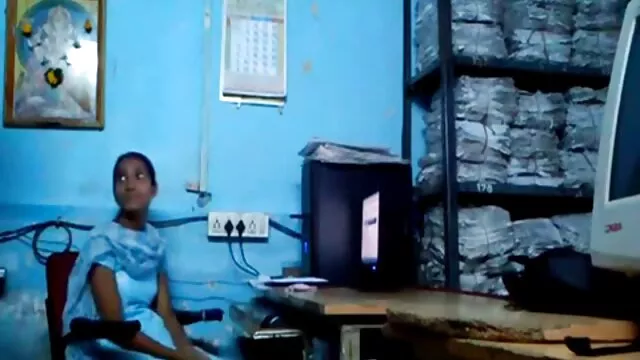 मादा ओमक स्पैंकिंग वीडियो में फुल सेक्सी फिल्म