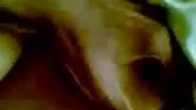 एक सार्वजनिक कमरे में ब्यूटीफुल श्यामला सेक्सी फिल्म फुल एचडी में blowjob