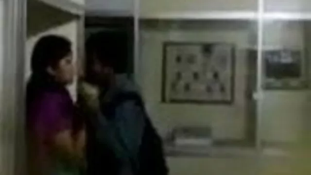 सिंड्रेला एंड फेक ने फ्रेंड लीज़ ब्लू सेक्सी फुल मूवी एचडी आउट किया