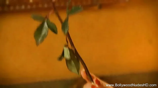 दो hotties चाटना और त्रिगुट बेडरूम सेक्स में एक बड़ा सेक्सी फुल फिल्म कठिन मुर्गा चूसना