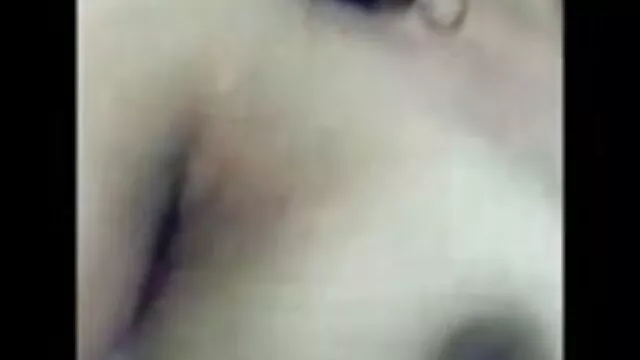 बाहर का आबनूस हस्तमैथुन और बीएफ वीडियो फुल मूवी सेक्सी अपस्कर्ट झटके देता है
