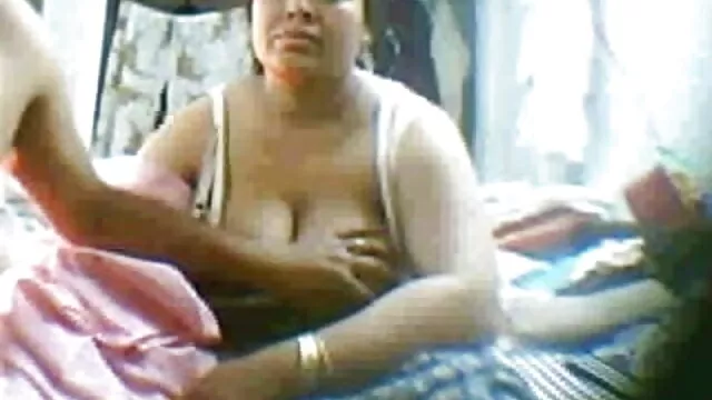 मिस डी ... ब्लू पिक्चर सेक्सी फुल मूवी 2 दोस्तों के साथ