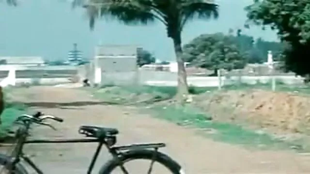 यह किशोर गुदा मैथुन में 1 है, कोई भी महिला सेक्सी फिल्म फुल सेक्सी करीब नहीं है