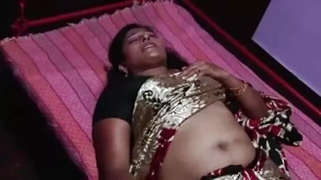 सेक्सी ब्रिटेन चिकी लगता है एचडी फुल सेक्सी फिल्म और कैम पर खुद को रगड़ता है